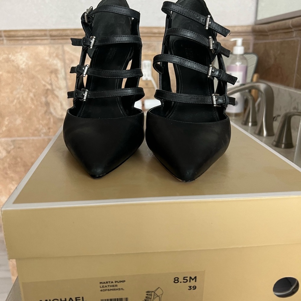 Michael Kors Marta pump size 8.5 - Picture 2 of 3